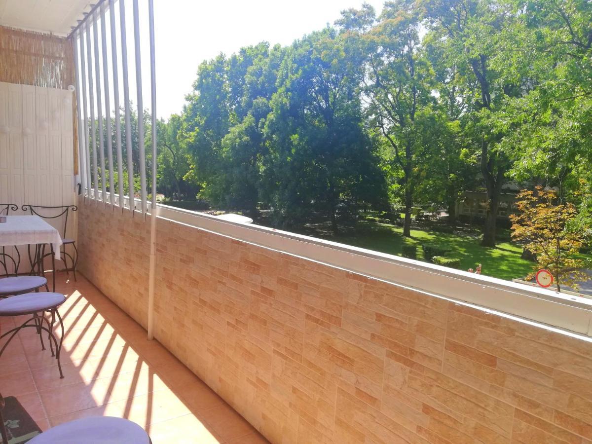 Strandfuerdo Apartman Eger Exteriör bild