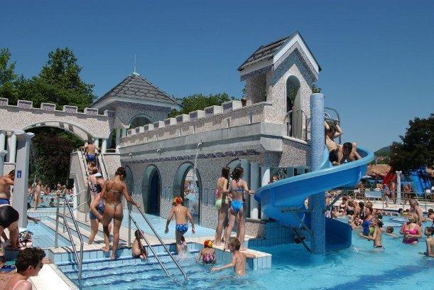 Strandfuerdo Apartman Eger Rum bild