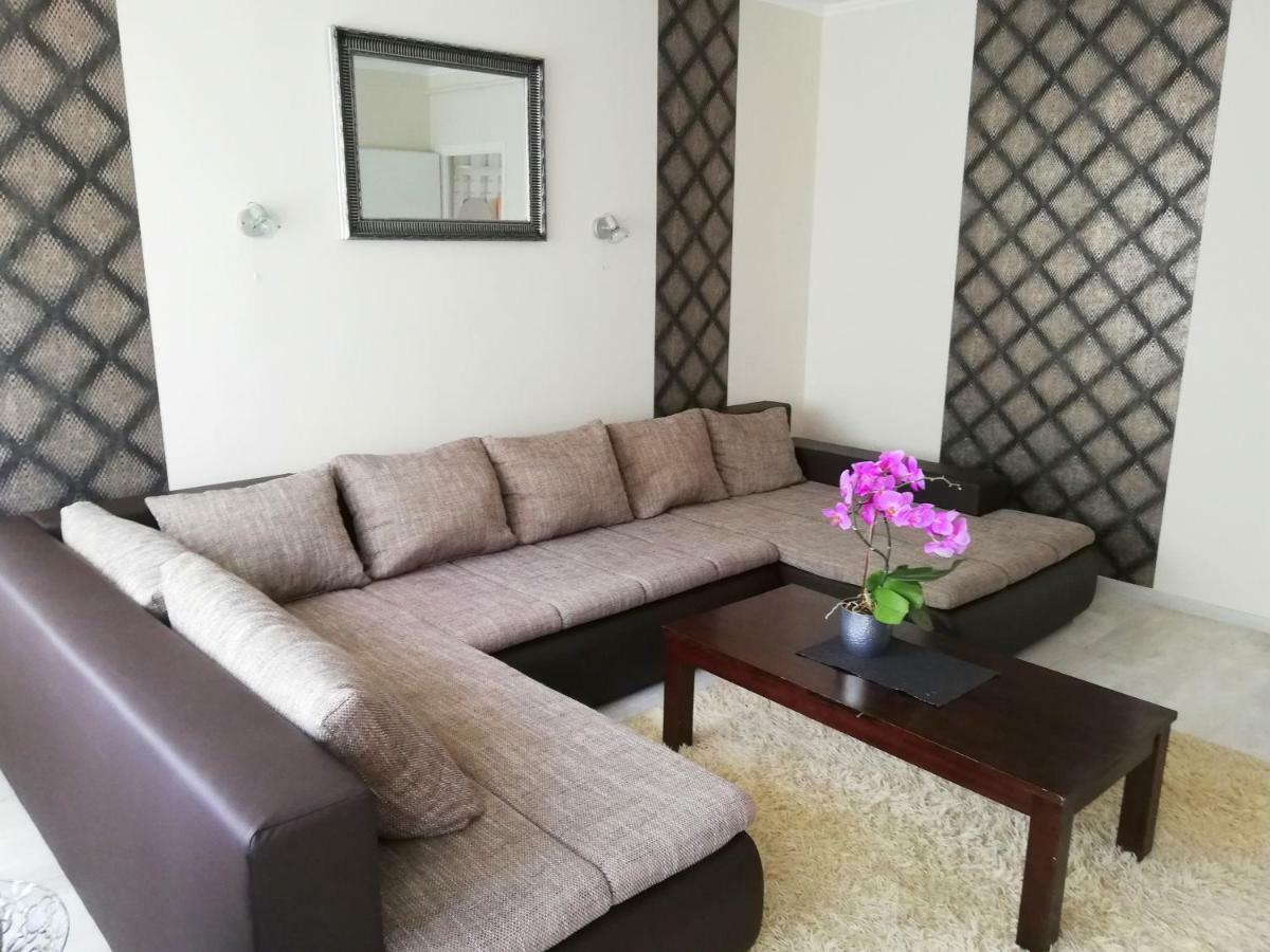 Strandfuerdo Apartman Eger Exteriör bild
